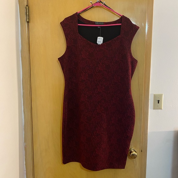 Floral embroidered bodycon dress - Picture 2 of 4